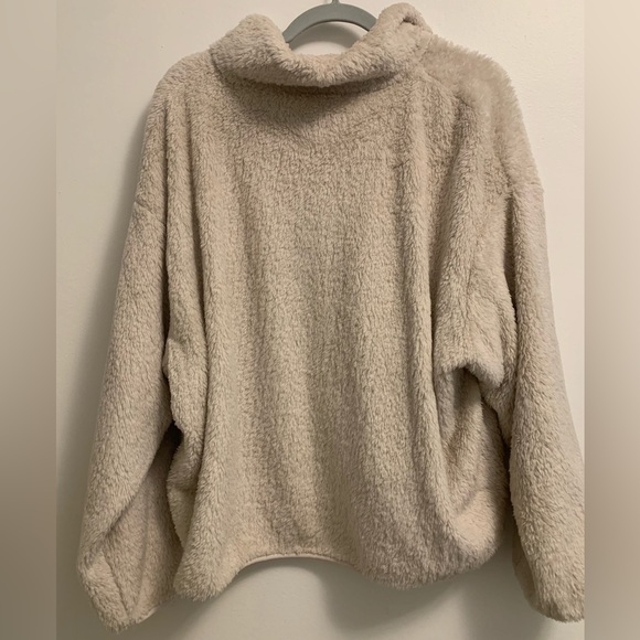 H&M Cropped Furry Halfzip Sweater - Picture 2 of 4